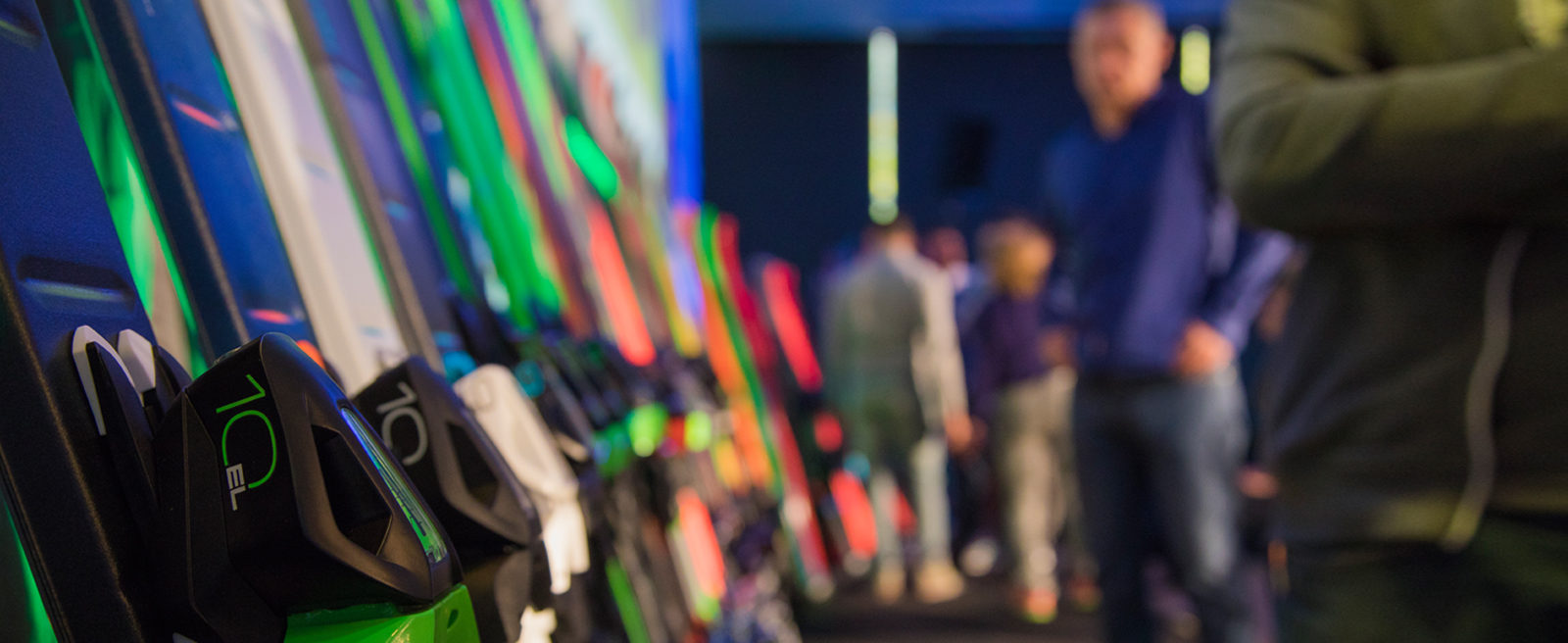 Crowds in front of new Elan Skis models